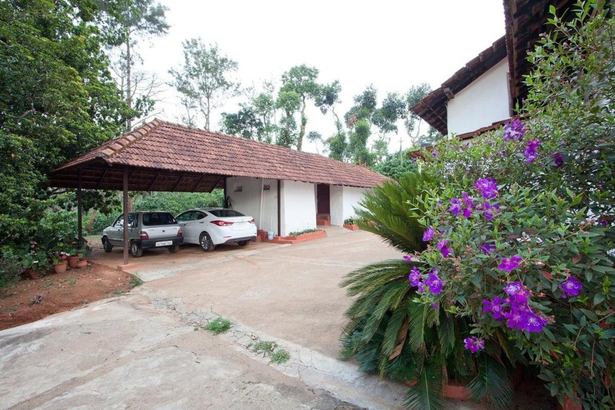 Sardar Bahadur'S Heritage Bungalow Estate Stay Napoklu 外观 照片